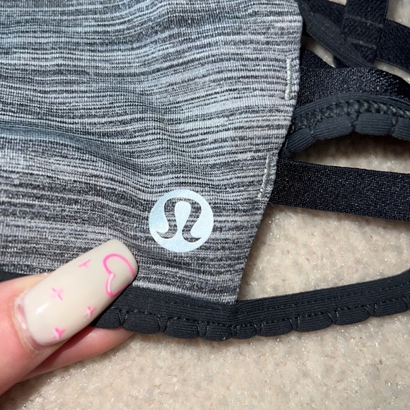 lulu sports bra - Picture 2 of 3